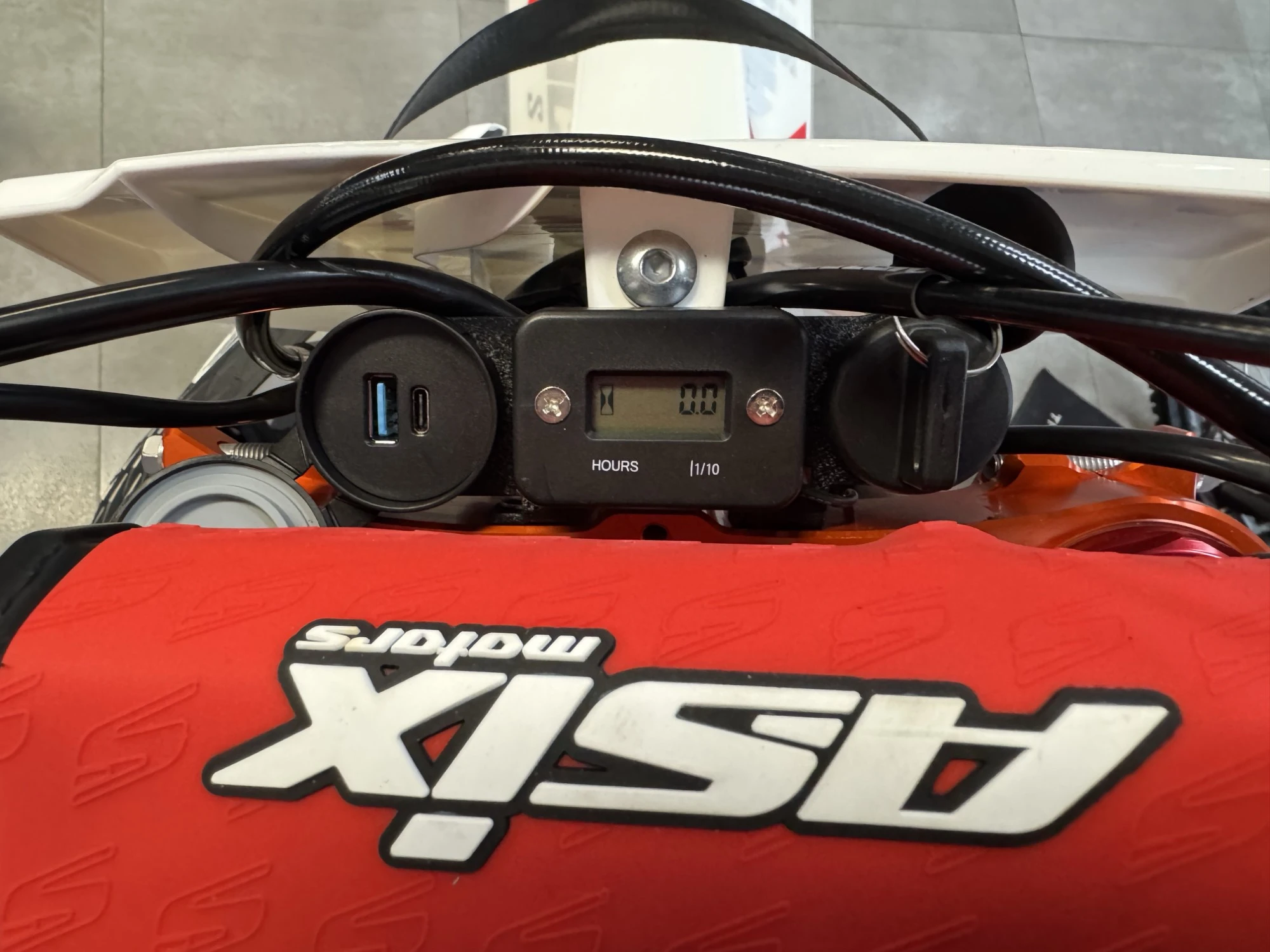 Motocicleta Cross/Enduro Asix XR99, 300cc, roti 21/18", culoare alb/albastru, pornire electric [21]
