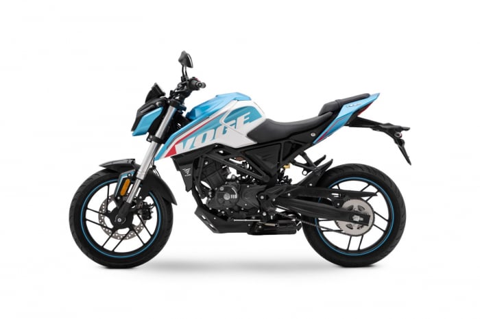 Motocicleta Voge 125R Naked, culoare albastru negru