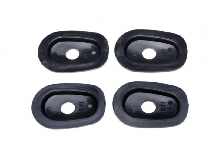 Set 4 capace cu gaura, adaptor semnalizari, carene Yamaha II [2]