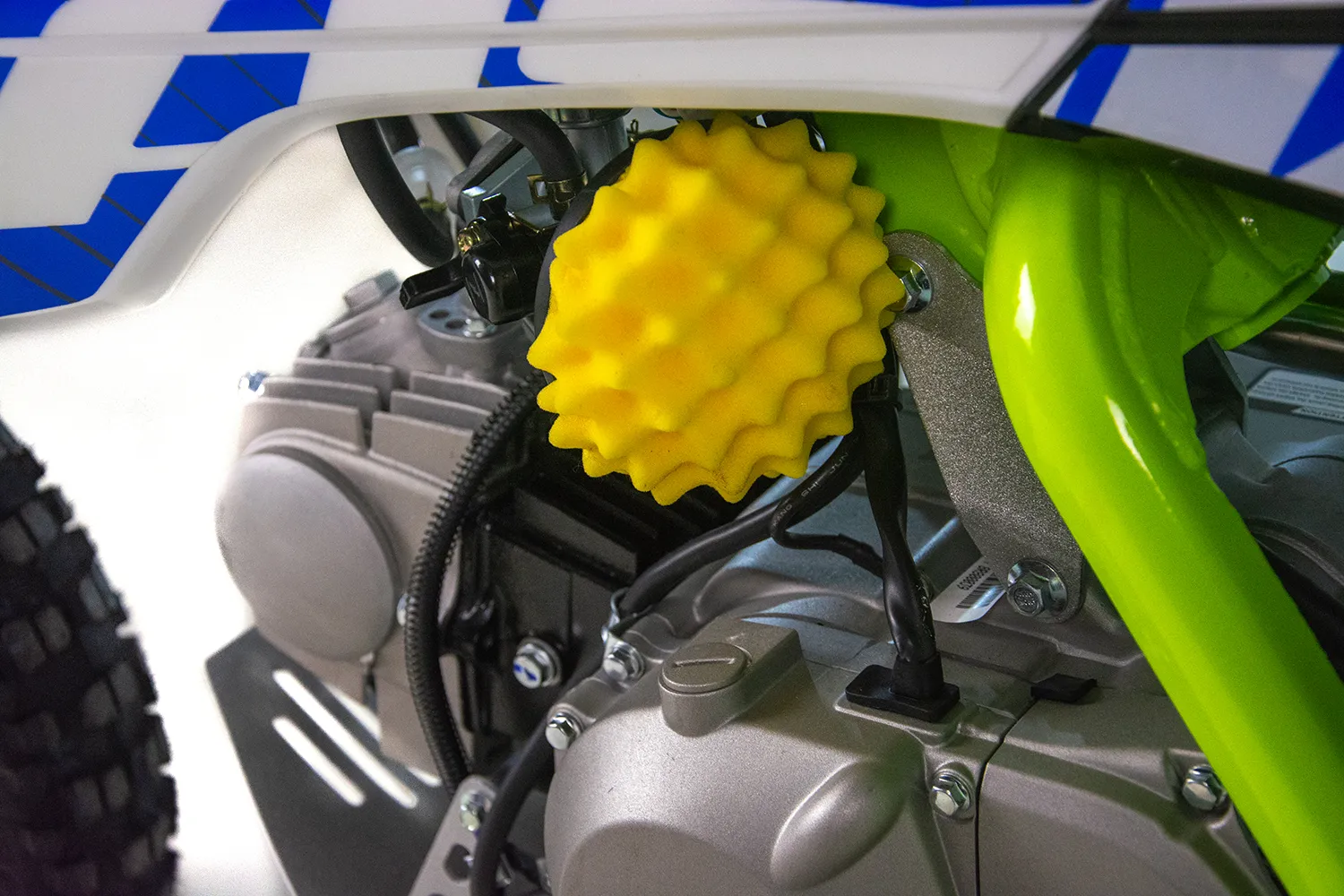 Motocicleta Enduro/Cross Asix XB28 125cc, 4T, roti 14"/12", cu far, pornire electromotor/picior, culoare lime/albastru [17]