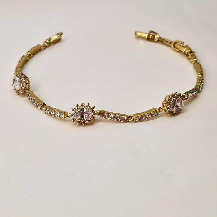 Bratara dama placata cu aur de 14k cu 3 cristale zirconiu mari albe [2]