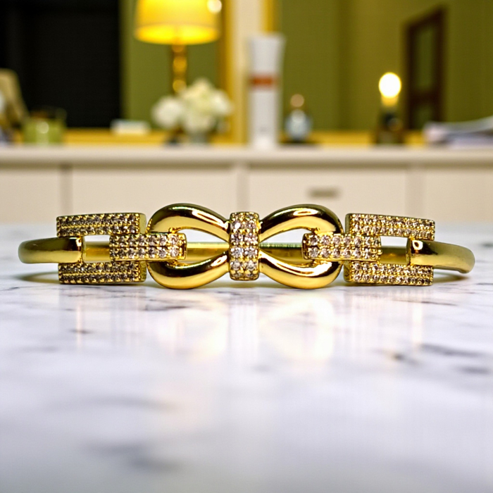 Brățară placată cu aur Karina cu nod elegant și zirconii [6]