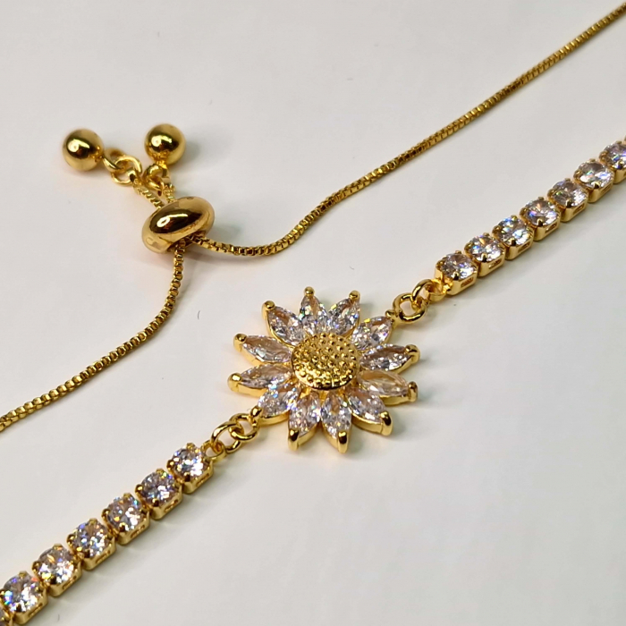 Bratara reglabila placata cu aur de 18k si impodobita cu cristale albe din zirconiu in forma de floare [6]