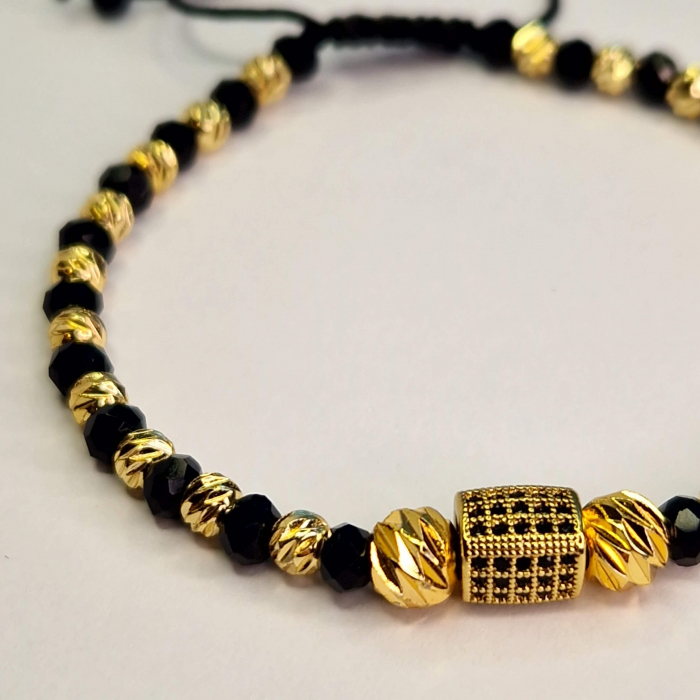 Brățară reglabilă Mark cu pietre din onix negru, bile inox aurii și element central cilindric placat cu aur 18K [6]