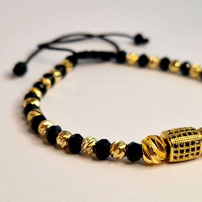 Brățară reglabilă Mark cu pietre din onix negru, bile inox aurii și element central cilindric placat cu aur 18K [2]