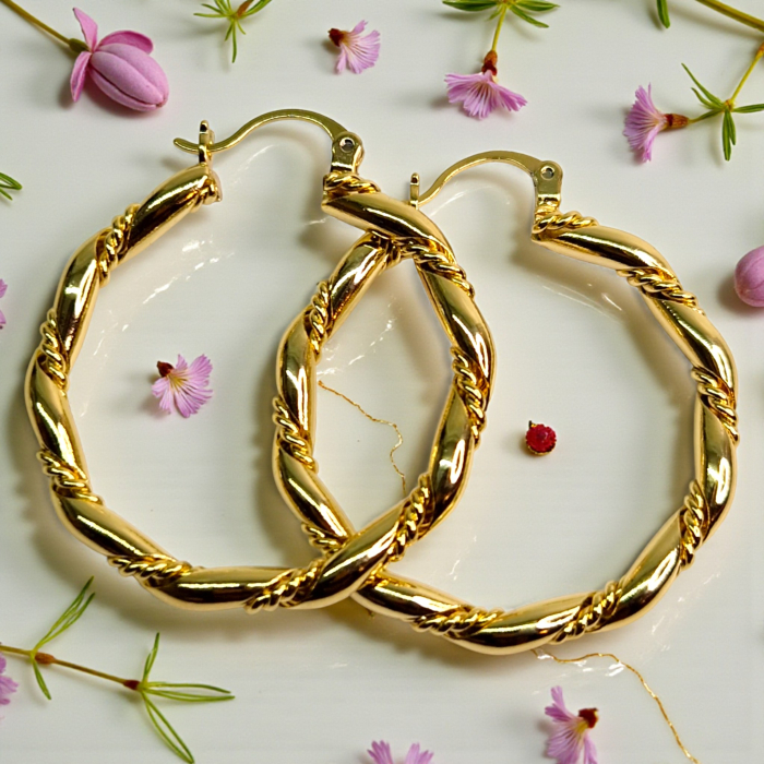 Cercei rotunzi placati cu aur galben de 18k si inchidere cu tortita [4]