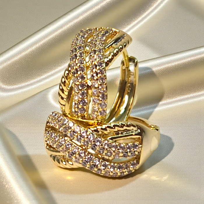 Cercei Kelly placați cu aur 18K cu design împletit și zirconii clare [4]