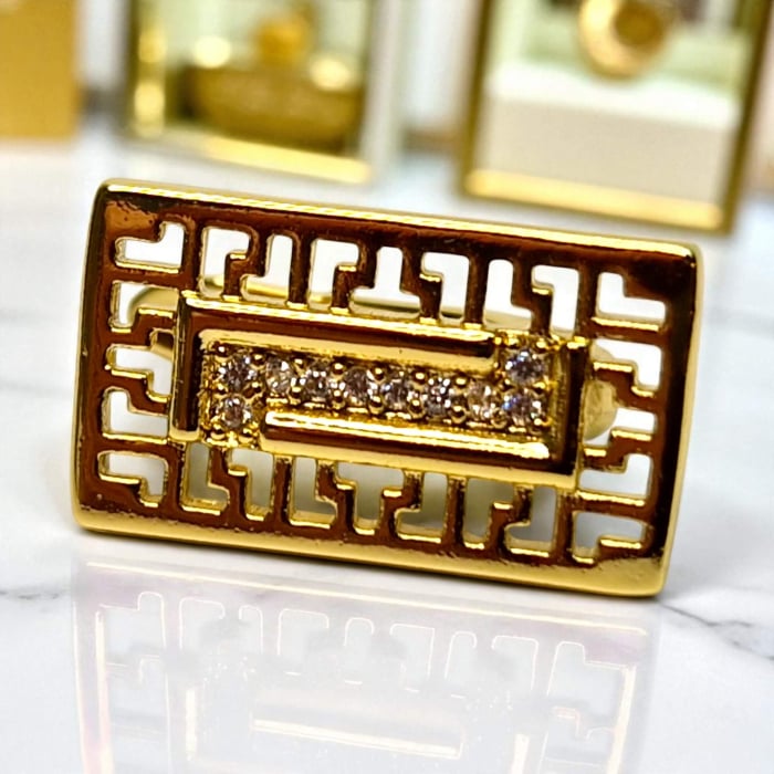 Cercei Alessia placați cu aur cu design geometric și zirconii centrale [6]