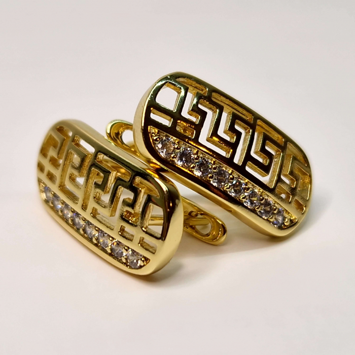 Cercei eleganti placati cu aur de 14k si cristale albe din zirconiu [3]