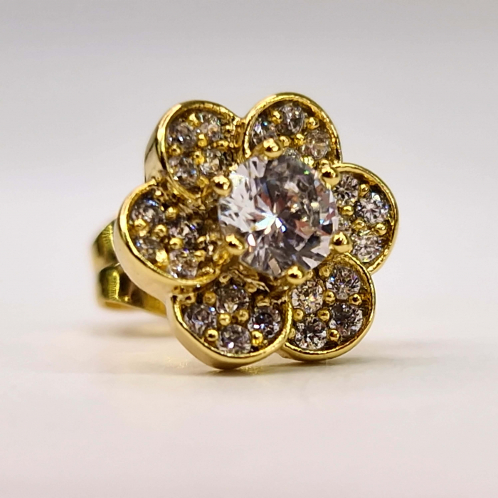 Cercei in forma de floare cu surub placati cu aur de 14k si incrustati cu cristale din zirconiu albe [6]