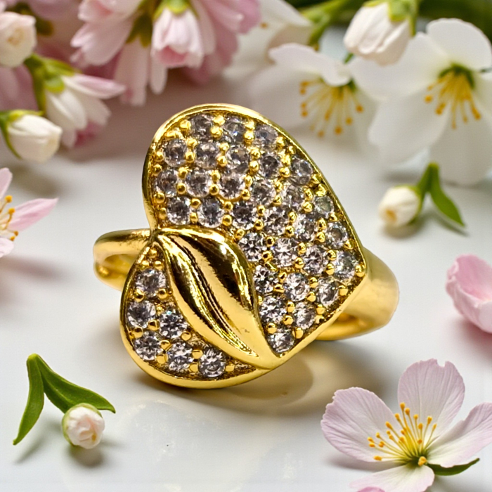 Cercei cu tortita in forma de inima placati cu aur de 14k si incrustati cu cristale albe zirconiu [6]