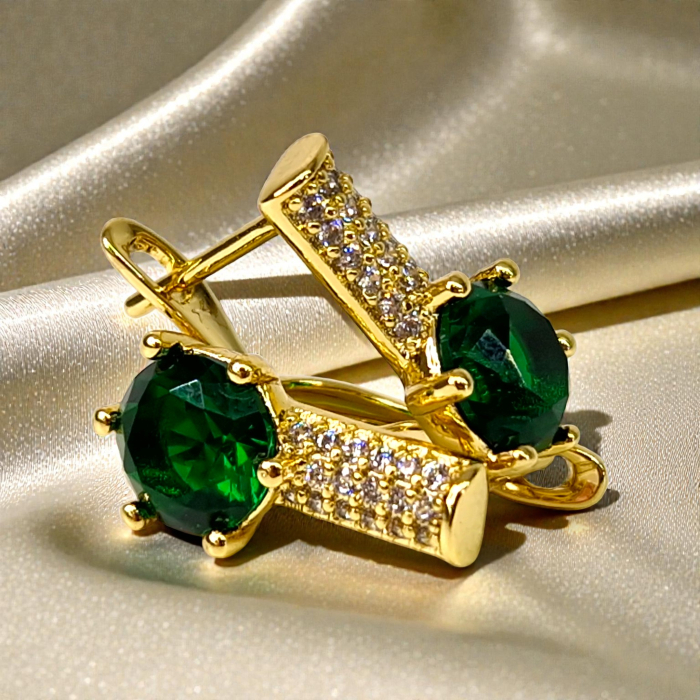 Cercei cu tortita placati cu aur de 14K cu cristal verde zirconiu si cristale albe [4]