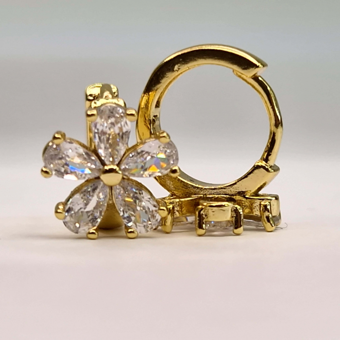 Cercei in forma de floare placati cu aur de 14k si impodobiti cu cristale albe zirconiu [2]
