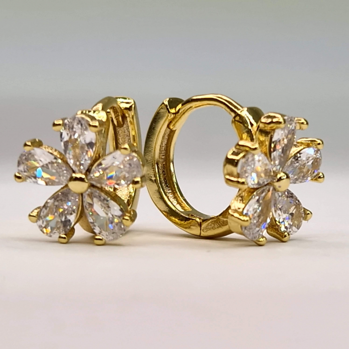 Cercei in forma de floare placati cu aur de 14k si impodobiti cu cristale albe zirconiu [6]