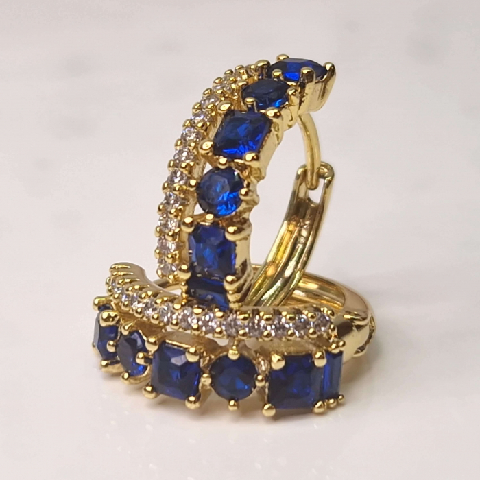 Cercei rotunzi placati cu aur de 14k si cristale din zirconiu de culoare albastre si albe [5]