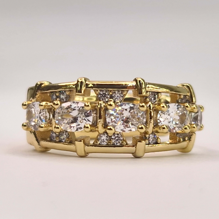 Cercei cu cristale albe zirconiu placati cu aur de 14k si inchidere cu tortita [7]