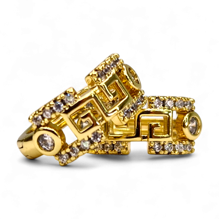 Cercei cu tortita Aylin placati cu aur de 14k si cristale albe zirconiu [5]