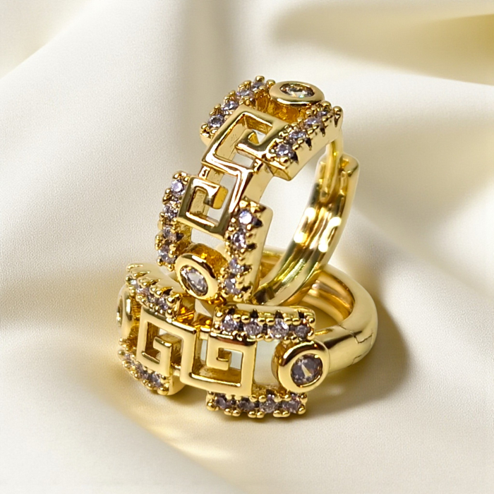 Cercei cu tortita Aylin placati cu aur de 14k si cristale albe zirconiu [4]