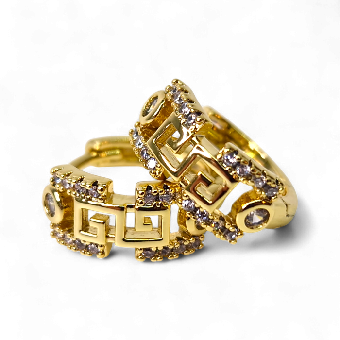 Cercei cu tortita Aylin placati cu aur de 14k si cristale albe zirconiu [3]