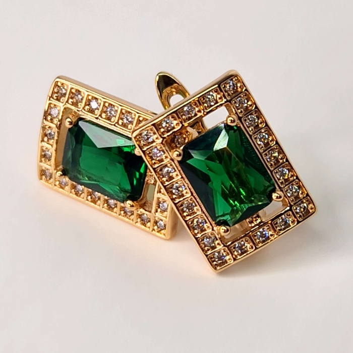 Cercei cu cristal verde si zirconii albe placat cu aur de 18k [2]