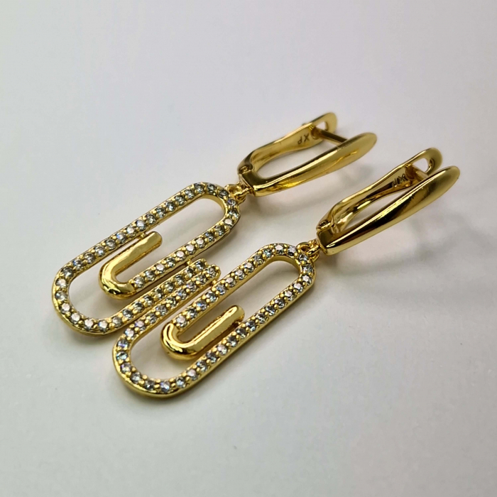 Descopera cerceii Bela - Cercei placati cu aur de 18k, cu cristale albe din zirconiu, pentru un look elegant si stilat [3]