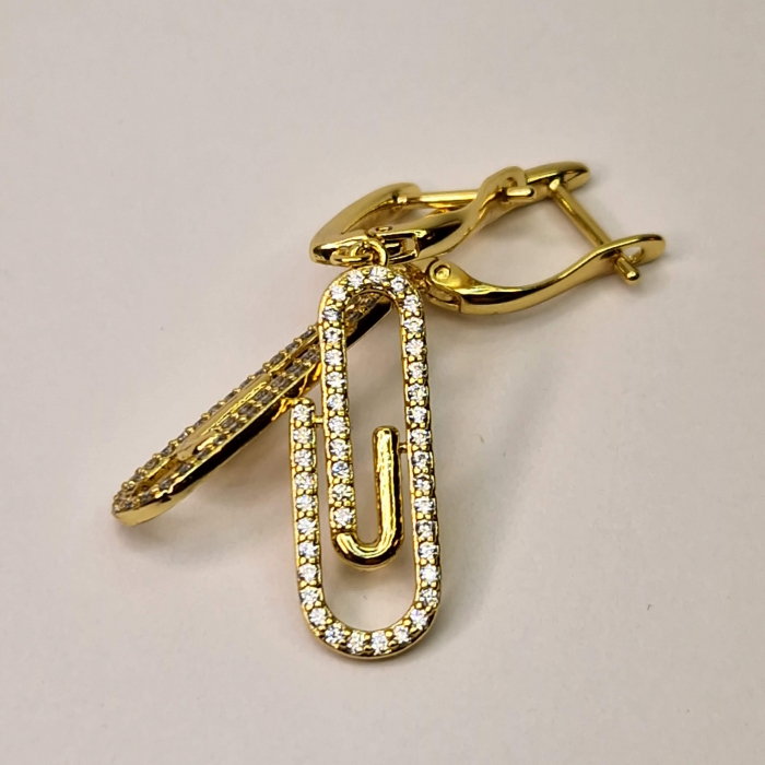 Descopera cerceii Bela - Cercei placati cu aur de 18k, cu cristale albe din zirconiu, pentru un look elegant si stilat [4]