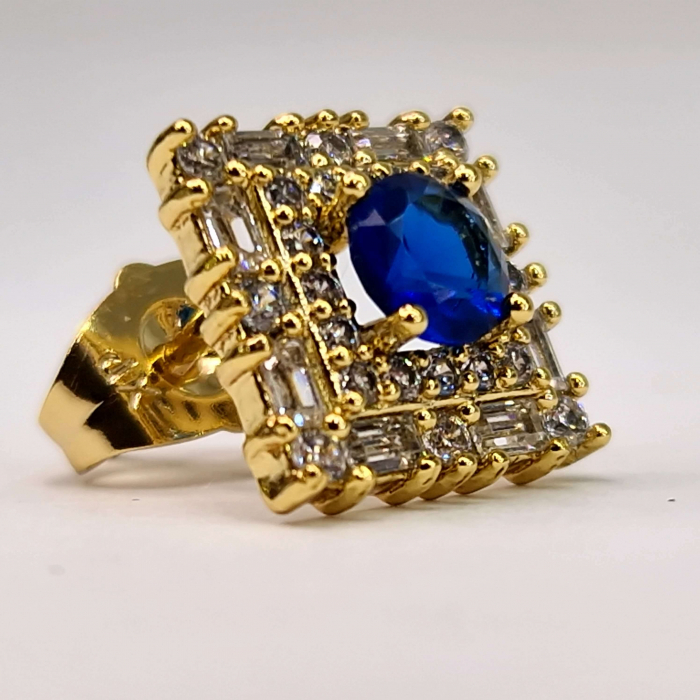 Cercei patrati placati cu aur de 14k cu cristal albastru in centru si inconjurat de cristale albe zirconiu [5]