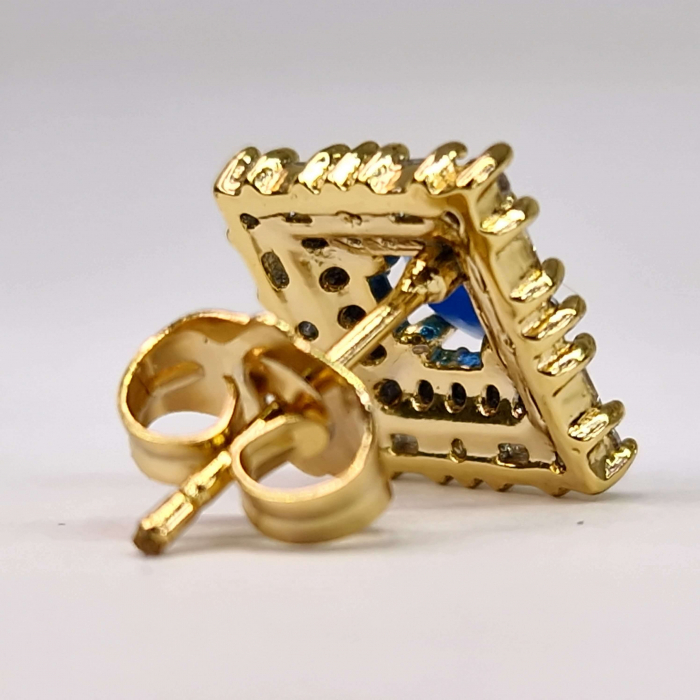 Cercei patrati placati cu aur de 14k cu cristal albastru in centru si inconjurat de cristale albe zirconiu [4]
