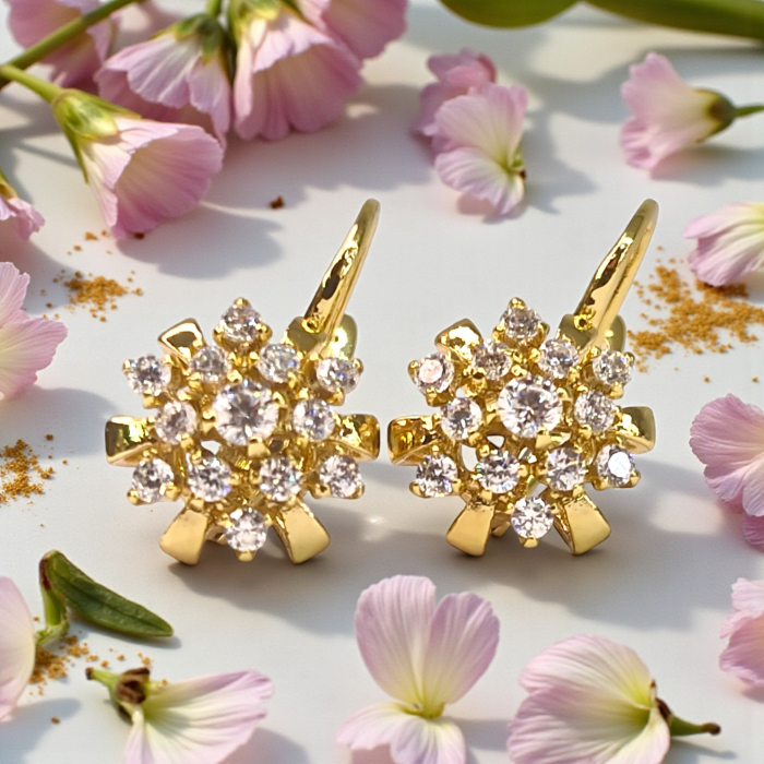 Cercei cu tortita eleganti incrustati cu cristale albe din zirconiu si placati cu aur de 14k [4]