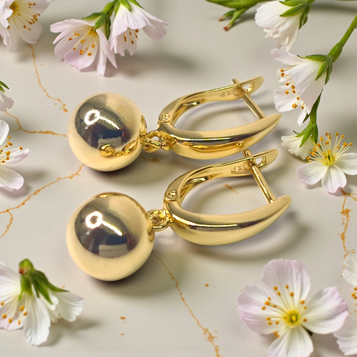 Cercei lungi cu placati cu aur de 14k cu biluta aurie [2]