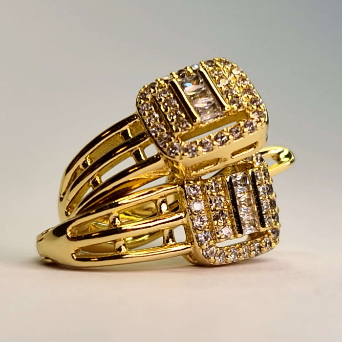 Cercei Denisa placați cu aur 18K, model cu tortiță și design geometric decorat cu cristale zirconiu strălucitoare [3]