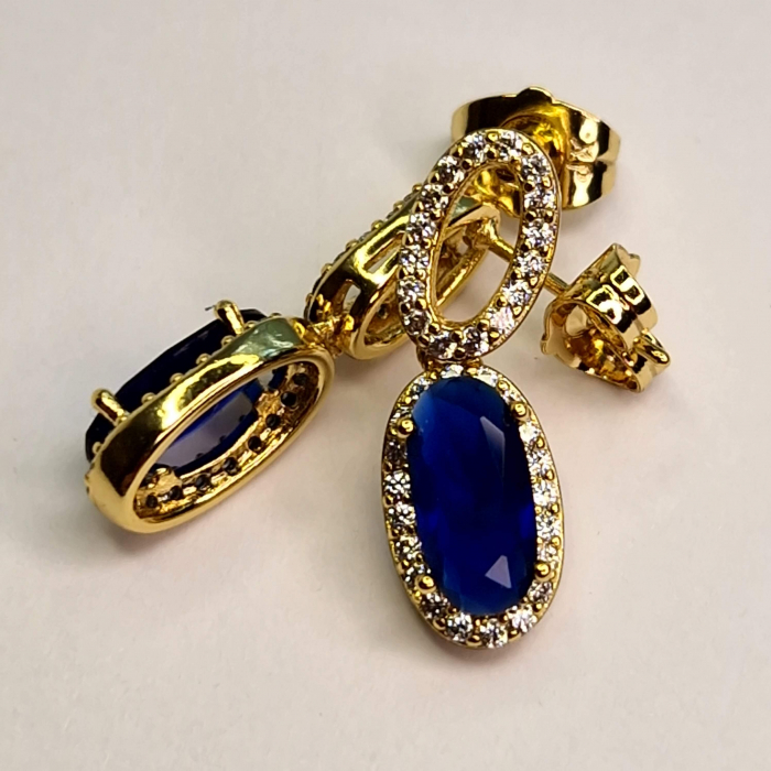 Cercei placați cu aur de 18k Emilia Blue, model elegant cu șurub și piatră albastră [5]