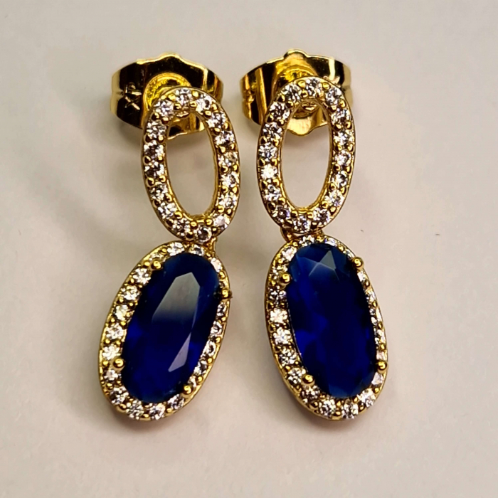 Cercei placați cu aur de 18k Emilia Blue, model elegant cu șurub și piatră albastră [4]