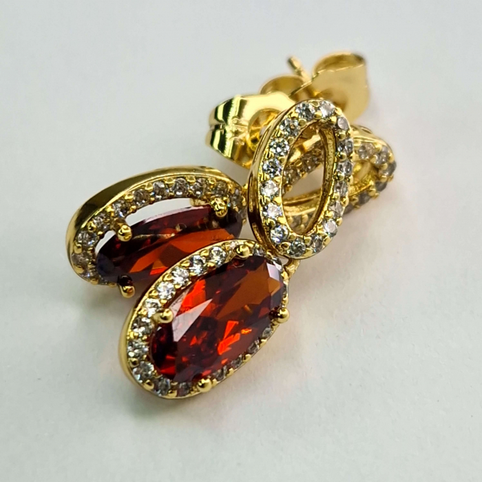 Cerceii Emilia Red - Placați cu Aur 18K, cu Cristal Mare de Rubiniu și Zirconii Albe - Eleganți și Stilați [2]