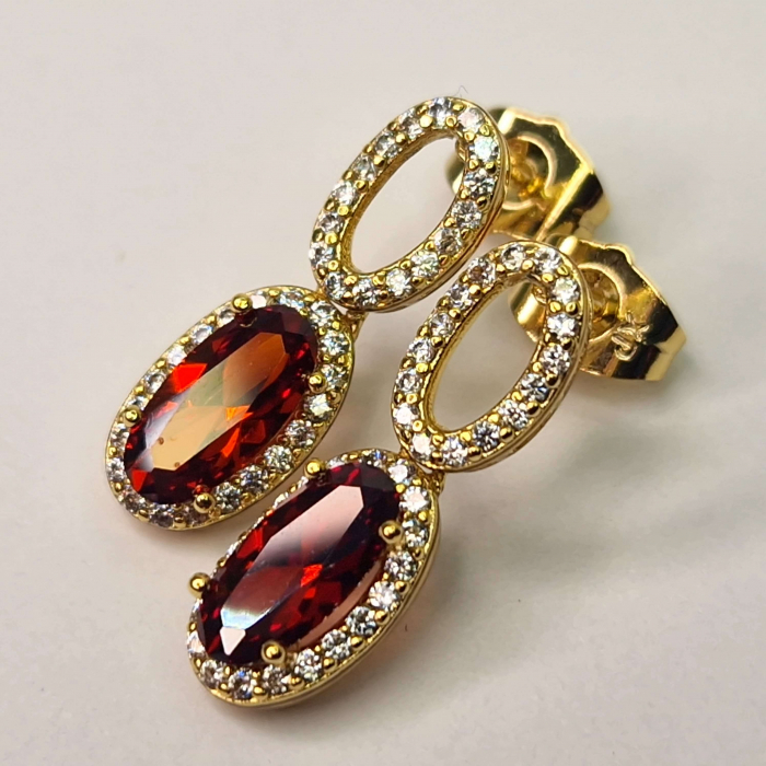 Cerceii Emilia Red - Placați cu Aur 18K, cu Cristal Mare de Rubiniu și Zirconii Albe - Eleganți și Stilați [4]