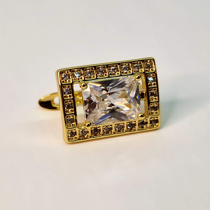Cercei cu forma geometrica placati cu aur de 14k cu cristal transparent central si zirconii stralucitoare [4]
