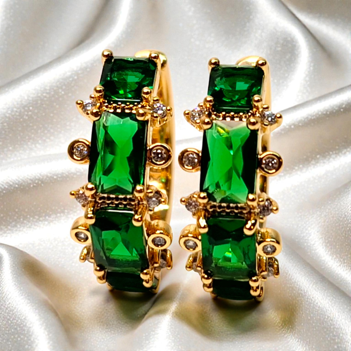 Cercei rotunzi placati cu aur de 18k cu cristale verzi si zirconii albe [4]