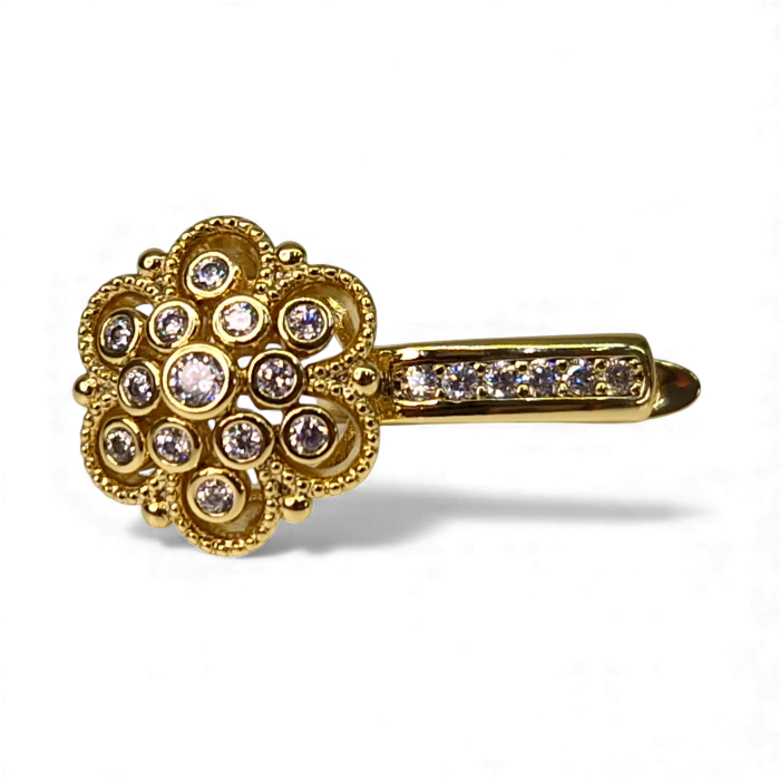 Cercei in forma de floare placati cu aur galben de 14k si incrustati cu cristale zirconiu transparente [7]