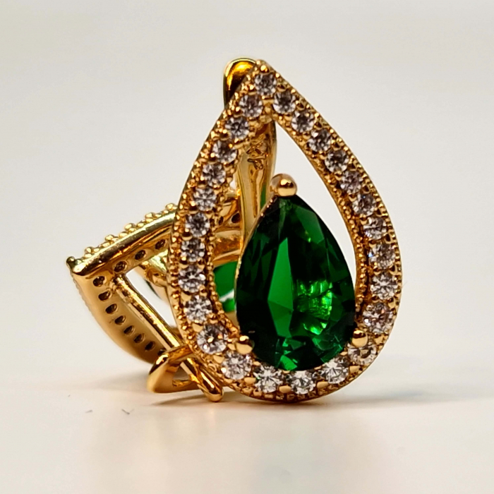 Cercei in forma de picatura cu cristal central verde inconjurat de zirconiu alb placat cu aur de 18k [8]