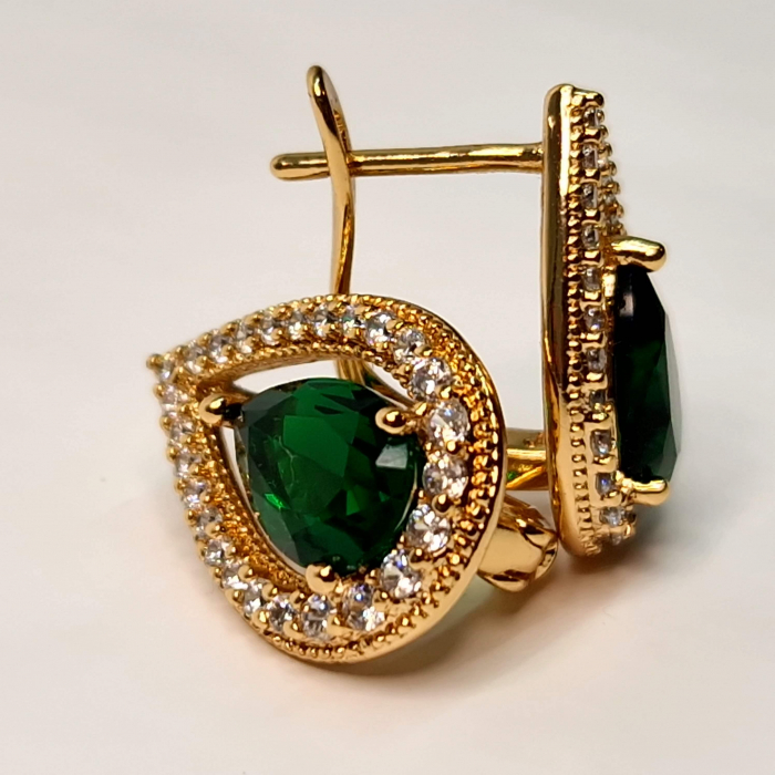 Cercei in forma de picatura cu cristal central verde inconjurat de zirconiu alb placat cu aur de 18k [3]