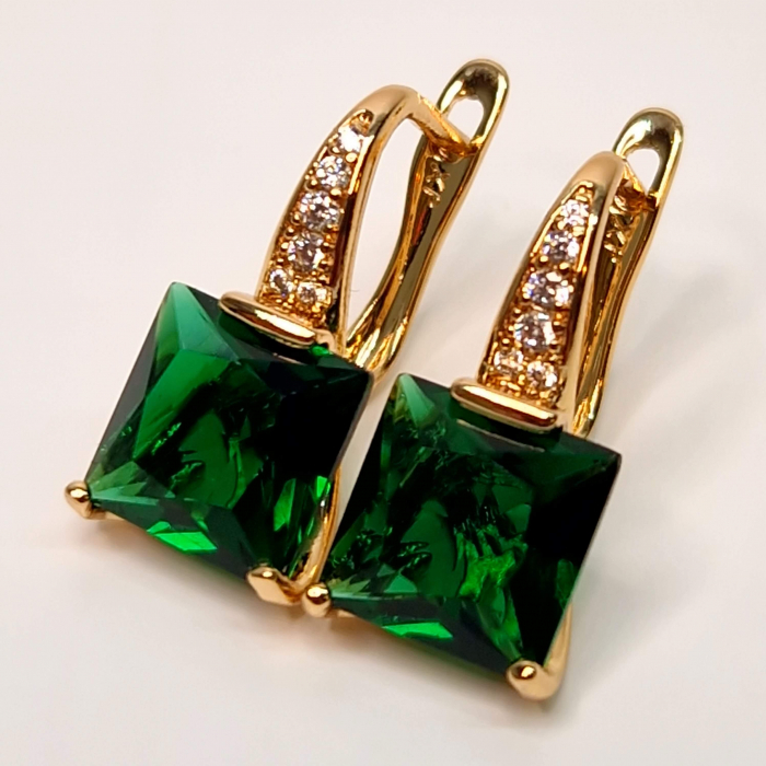 Cercei placati cu aur roz de 18k cu un cristal mare verde si zirconii albe [2]