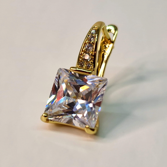 Cercei placati cu aur de 14k cu cristal transparent central [7]