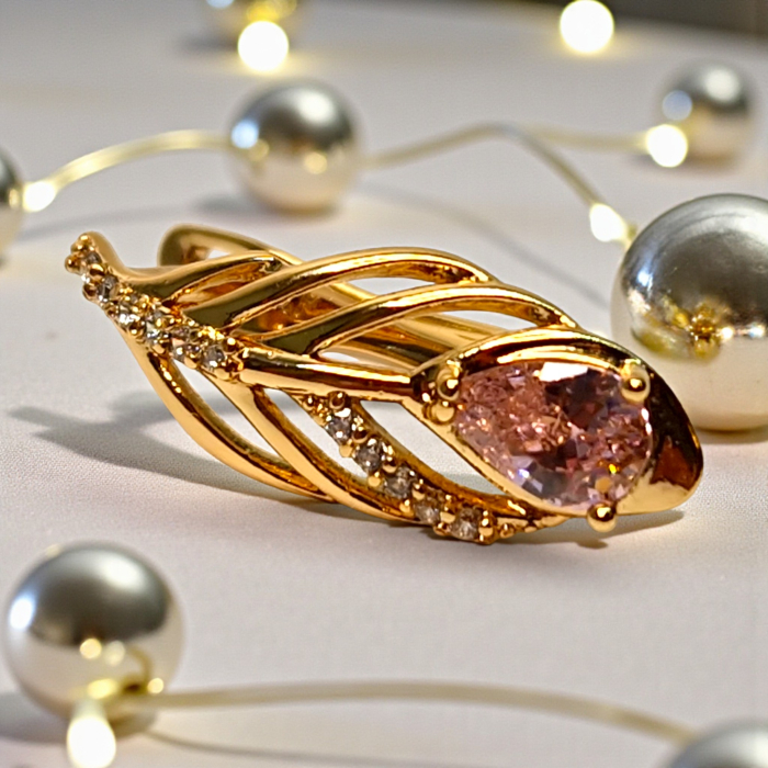 Cercei Giuliana Pink placati cu aur cu cristale roz și petale sculptate [6]