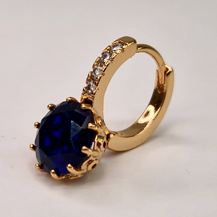Cercei placati cu aur de 18k cu cristal albastru din zirconiu si inchidere cu tortita [6]