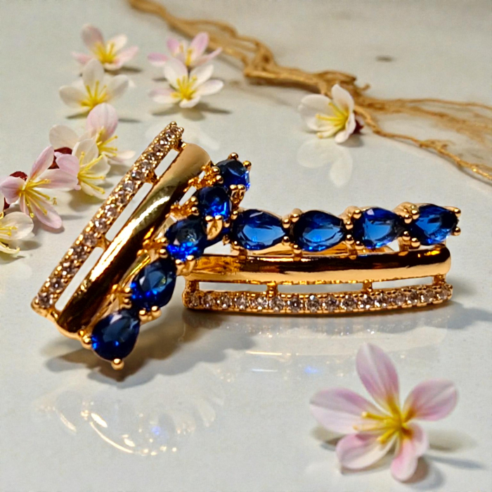 Cercei cu tortita placati cu aur de 18k cu cristale albastre si zirconii albe [2]