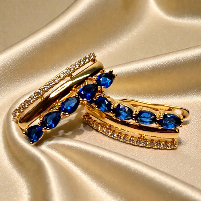 Cercei cu tortita placati cu aur de 18k cu cristale albastre si zirconii albe [6]