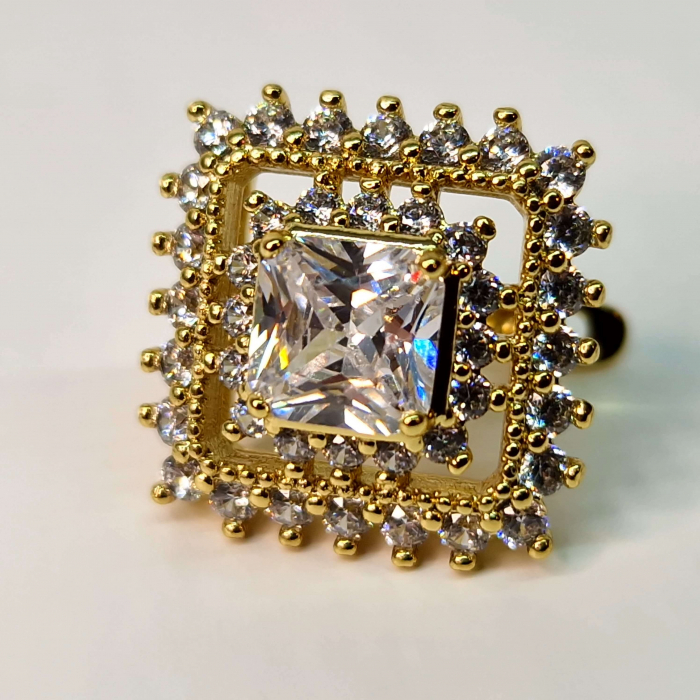 Cercei placati cu aur de 18k cu cristal transparent central si zirconii stralucitoare [3]