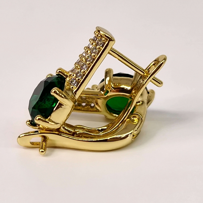 Cercei cu tortita placati cu aur de 14K cu cristal verde zirconiu si cristale albe [4]