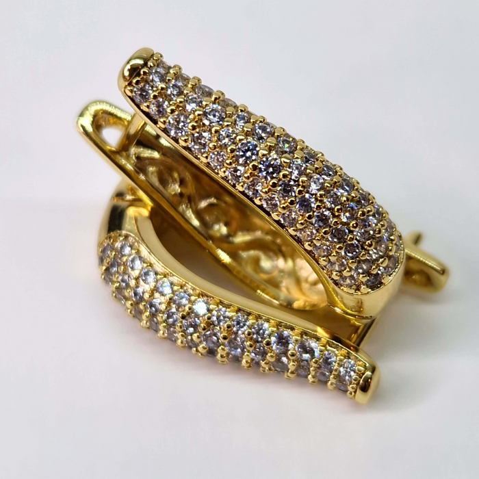 Cercei eleganti placati cu aur de 14k si incrustati cu cristale albe din zirconiu [8]