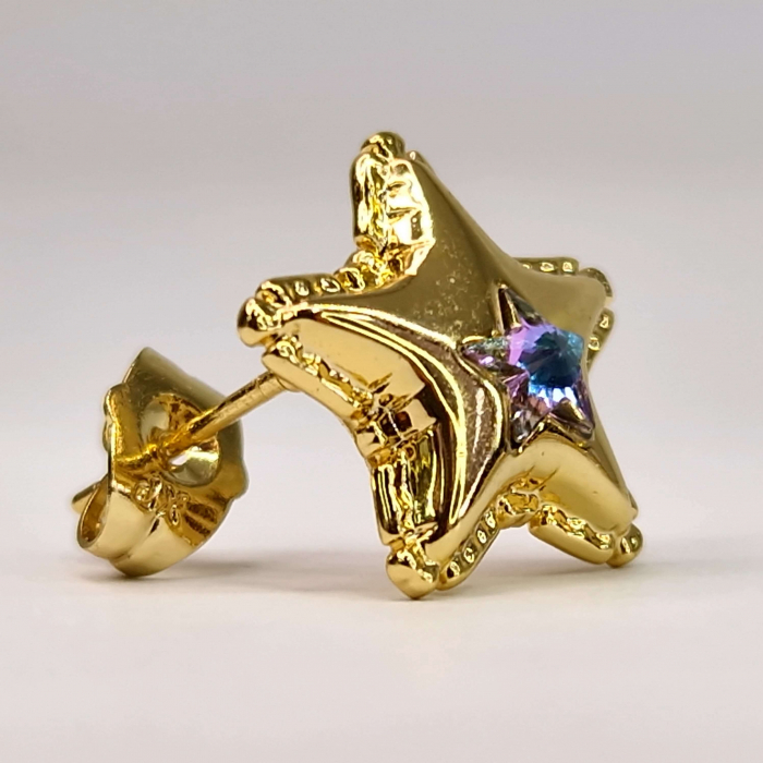 Cercei cu surub in forma de stea placati cu aur de 14k si incrustati cu un cristal multicolor in centru [3]